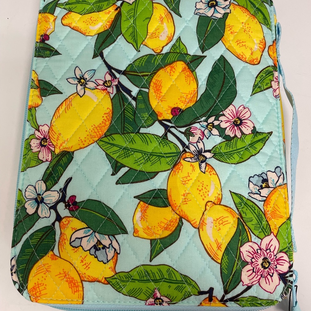 Vera Bradley Organizer in Lemon Grove - BNWT